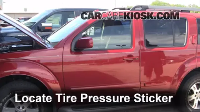 2010 Nissan Pathfinder SE 4.0L V6 Pneus et roues Vérifier la pression des pneus